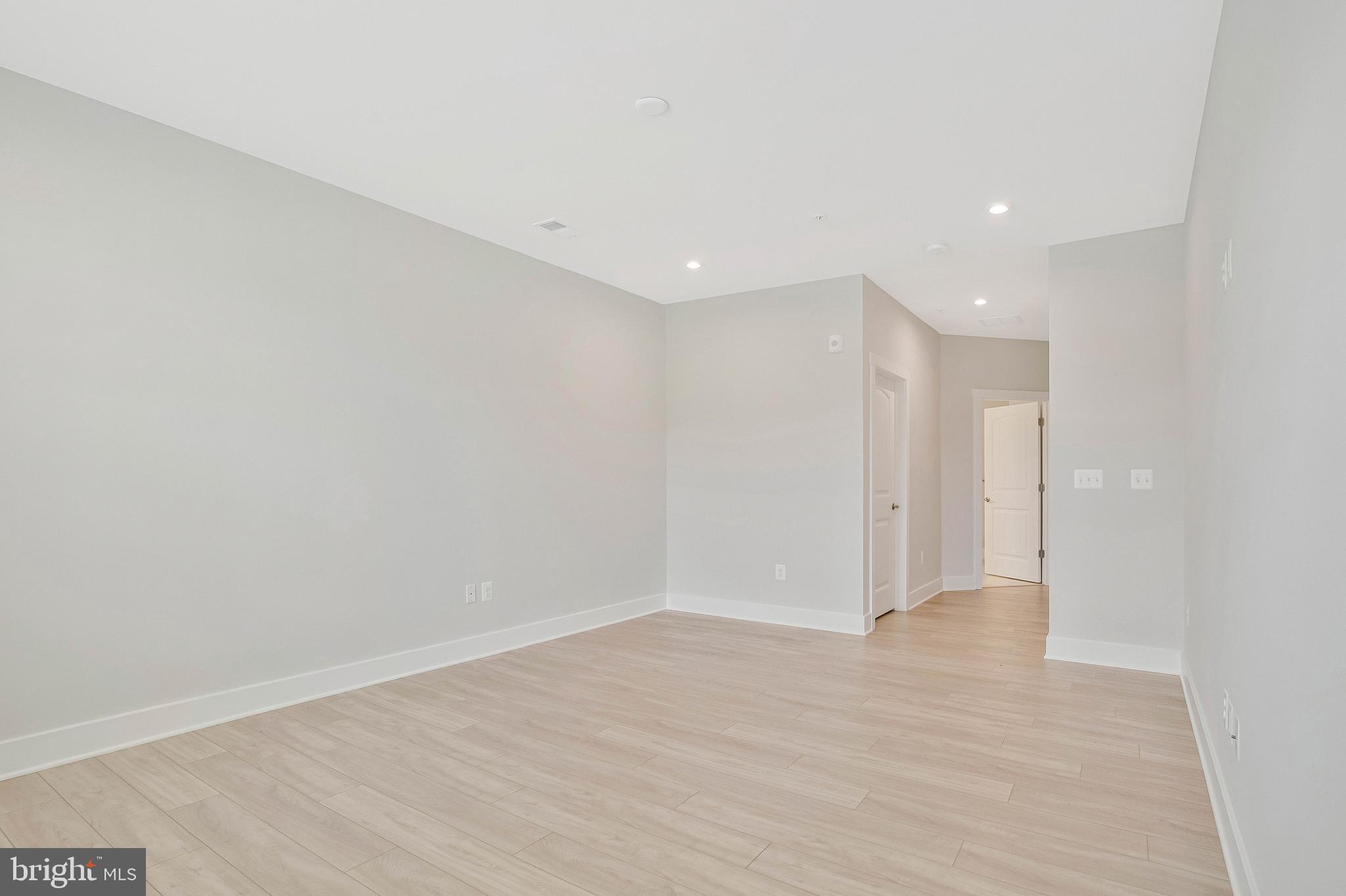 FOUR SEASONS AT KENT ISLAND - Residential