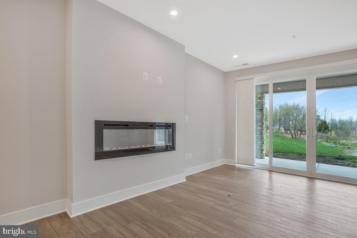 FOUR SEASONS AT KENT ISLAND - Residential