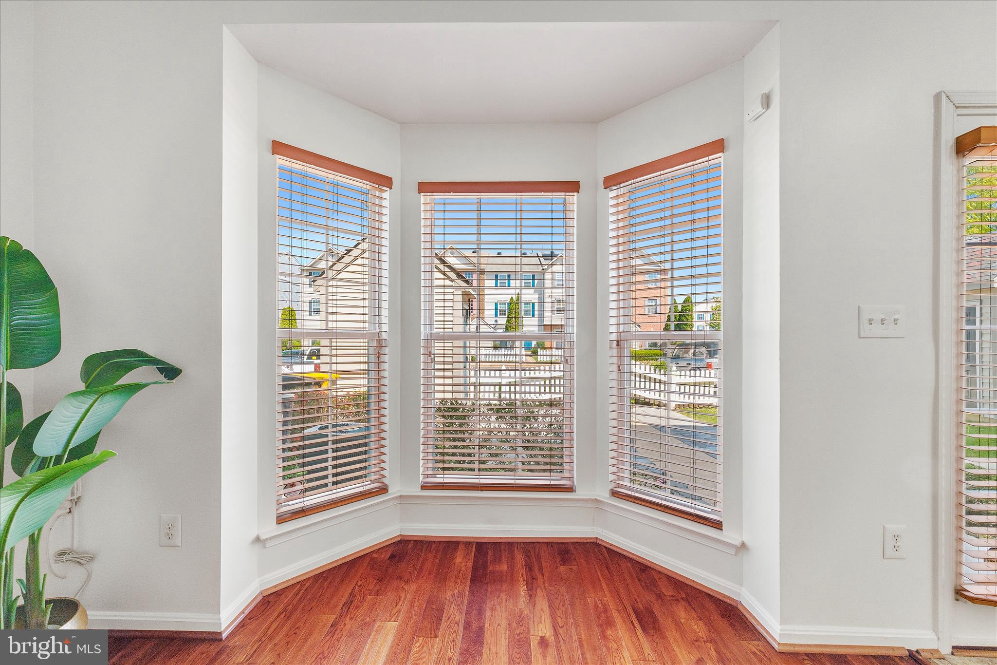 SEVEN OAKS - Residential