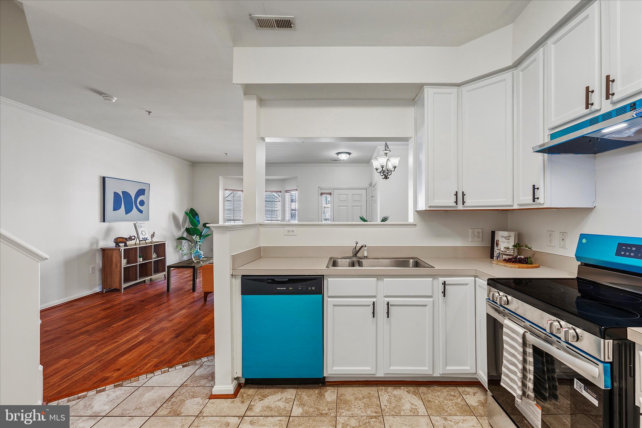 SEVEN OAKS - Residential