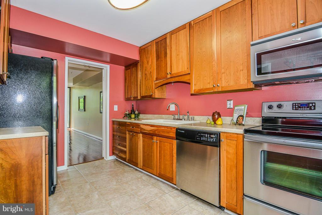 RESTON - Residential