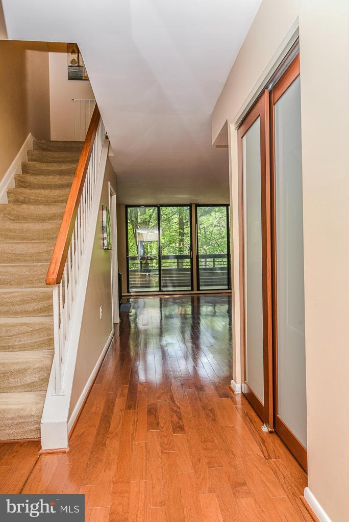 RESTON - Residential