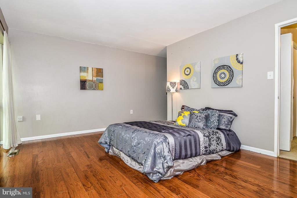 RESTON - Residential