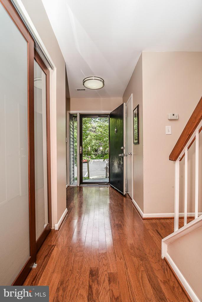 RESTON - Residential