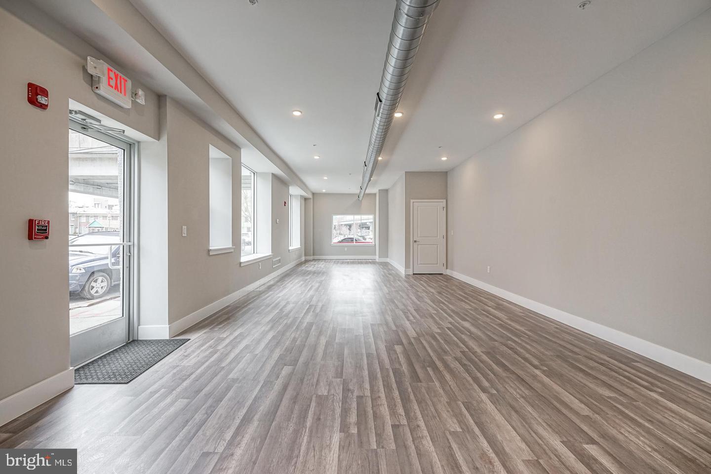NORTHERN LIBERTIES - Commercial Sale