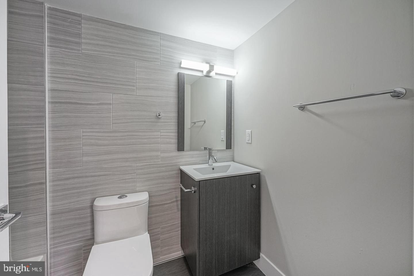 NORTHERN LIBERTIES - Commercial Sale
