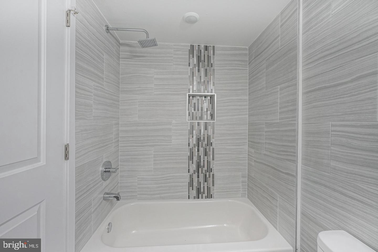NORTHERN LIBERTIES - Commercial Sale