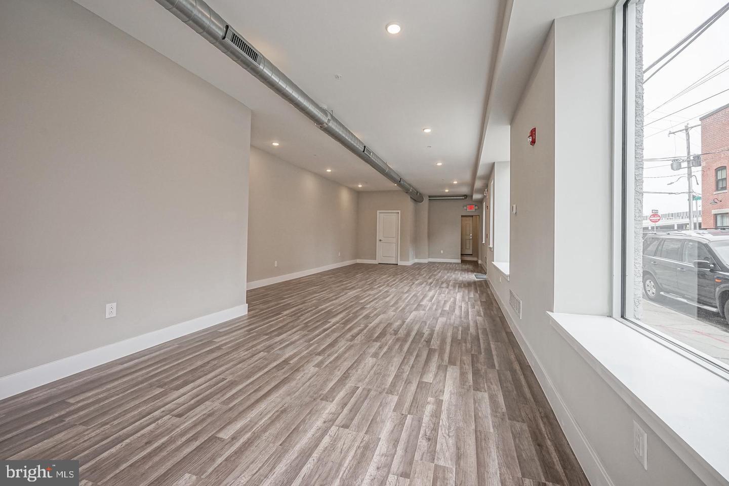 NORTHERN LIBERTIES - Commercial Sale