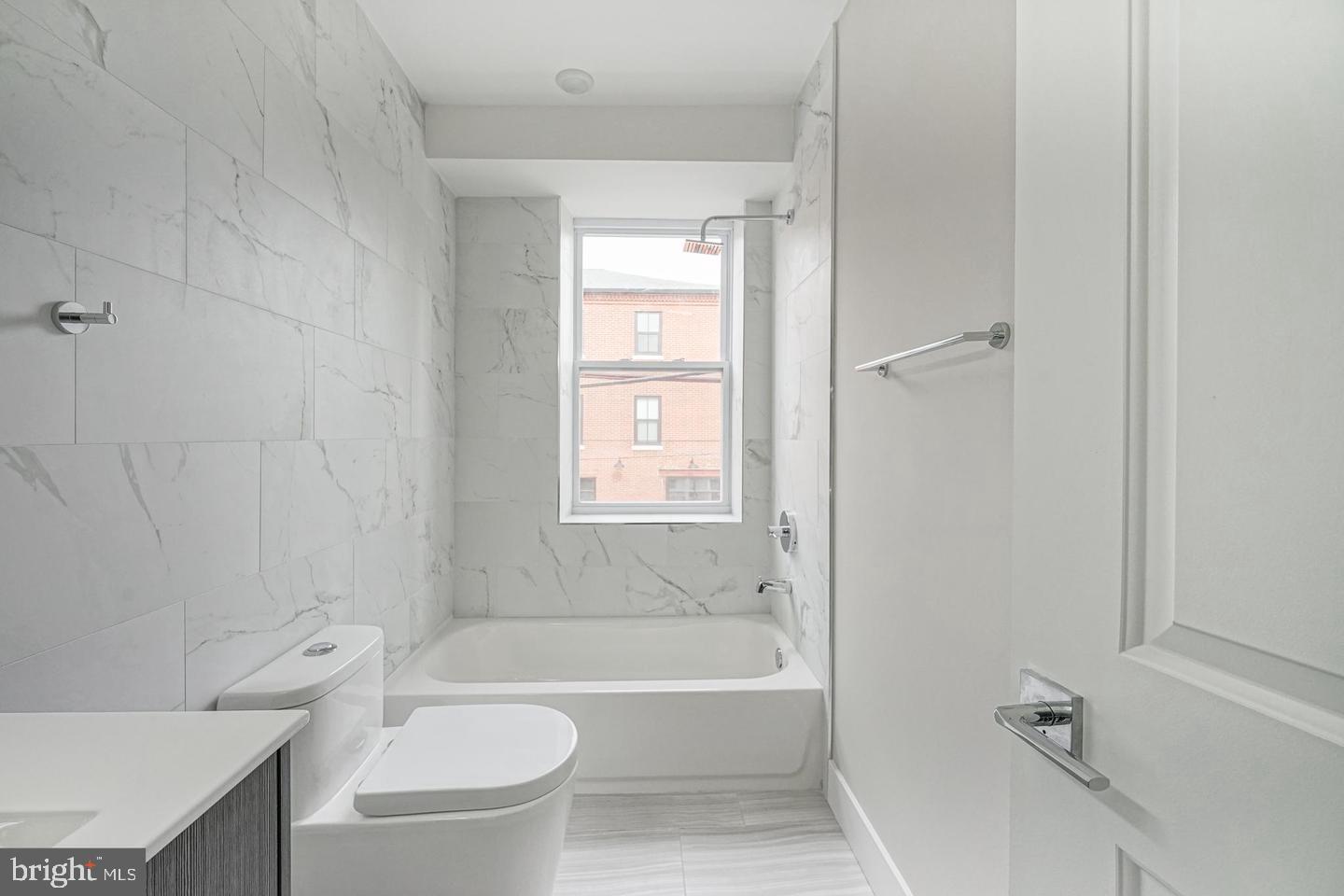 NORTHERN LIBERTIES - Commercial Sale