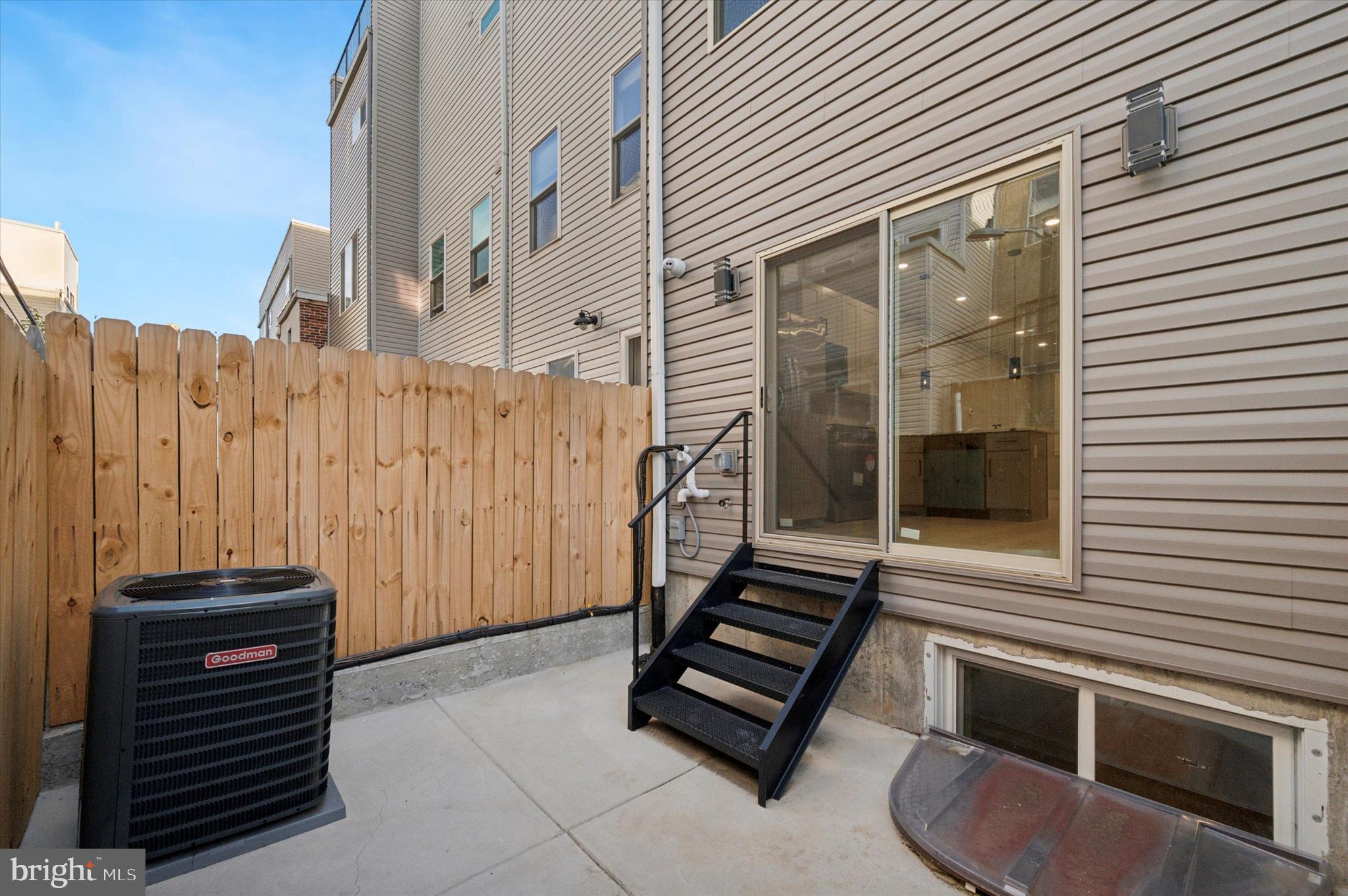 EAST PASSYUNK CROSSING - Residential