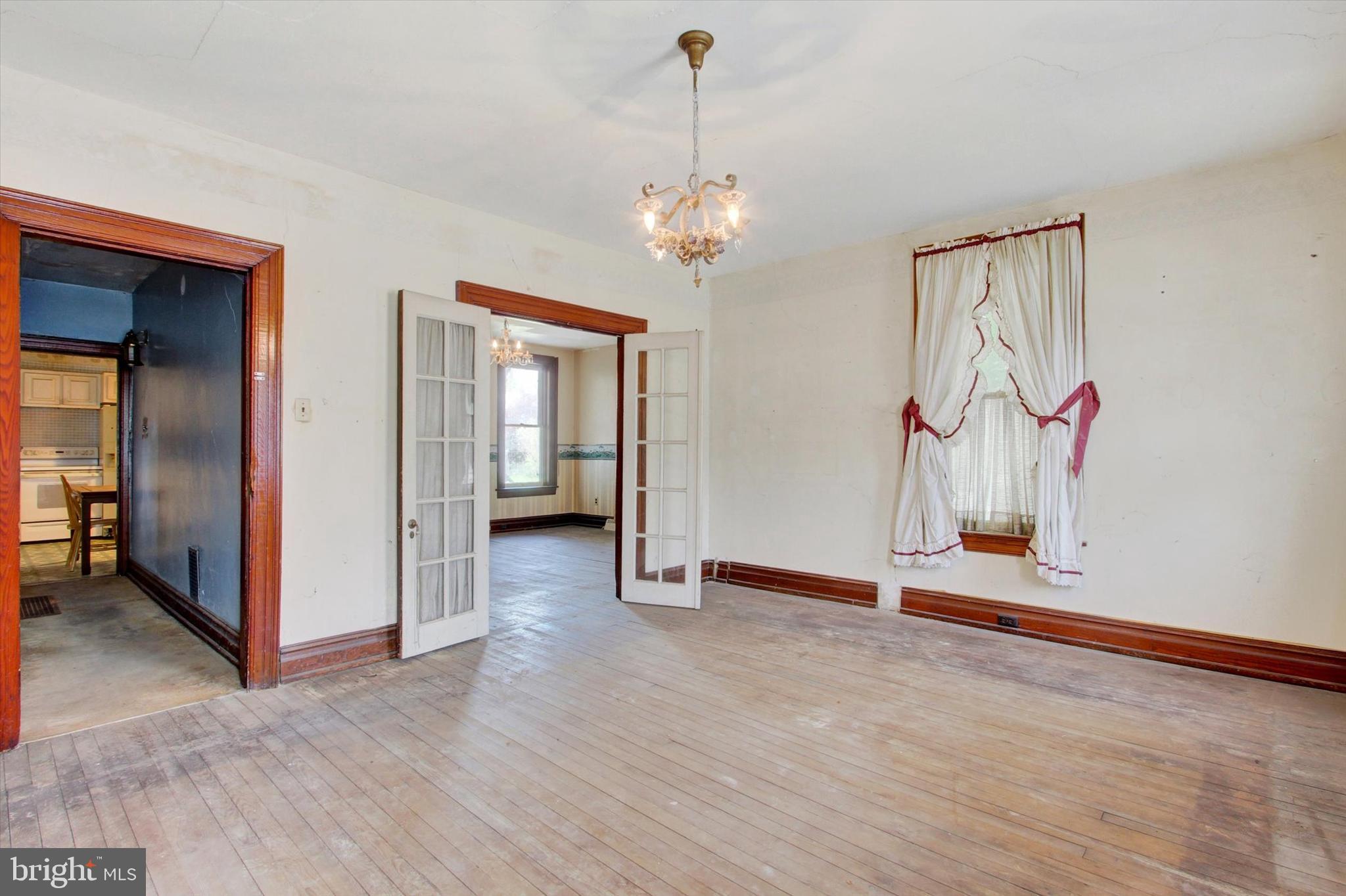 5255 LINCOLN HIGHWAY W