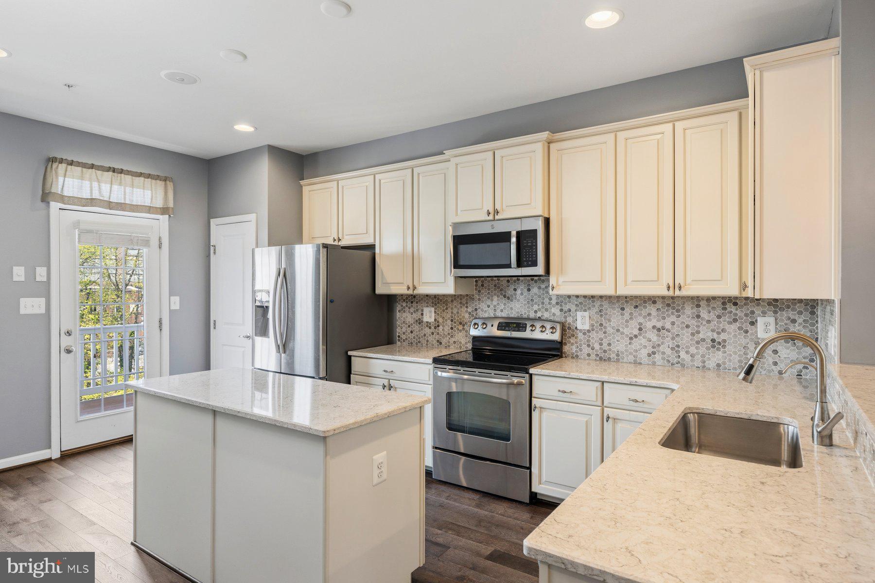 O'DONNELL SQUARE - Residential