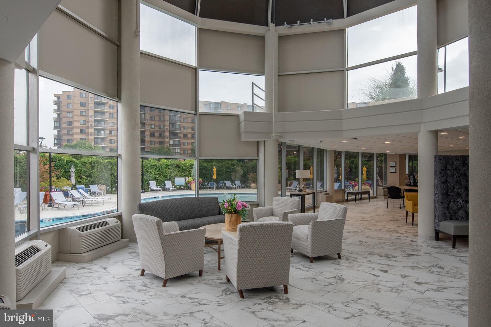 ROTONDA - Residential Lease