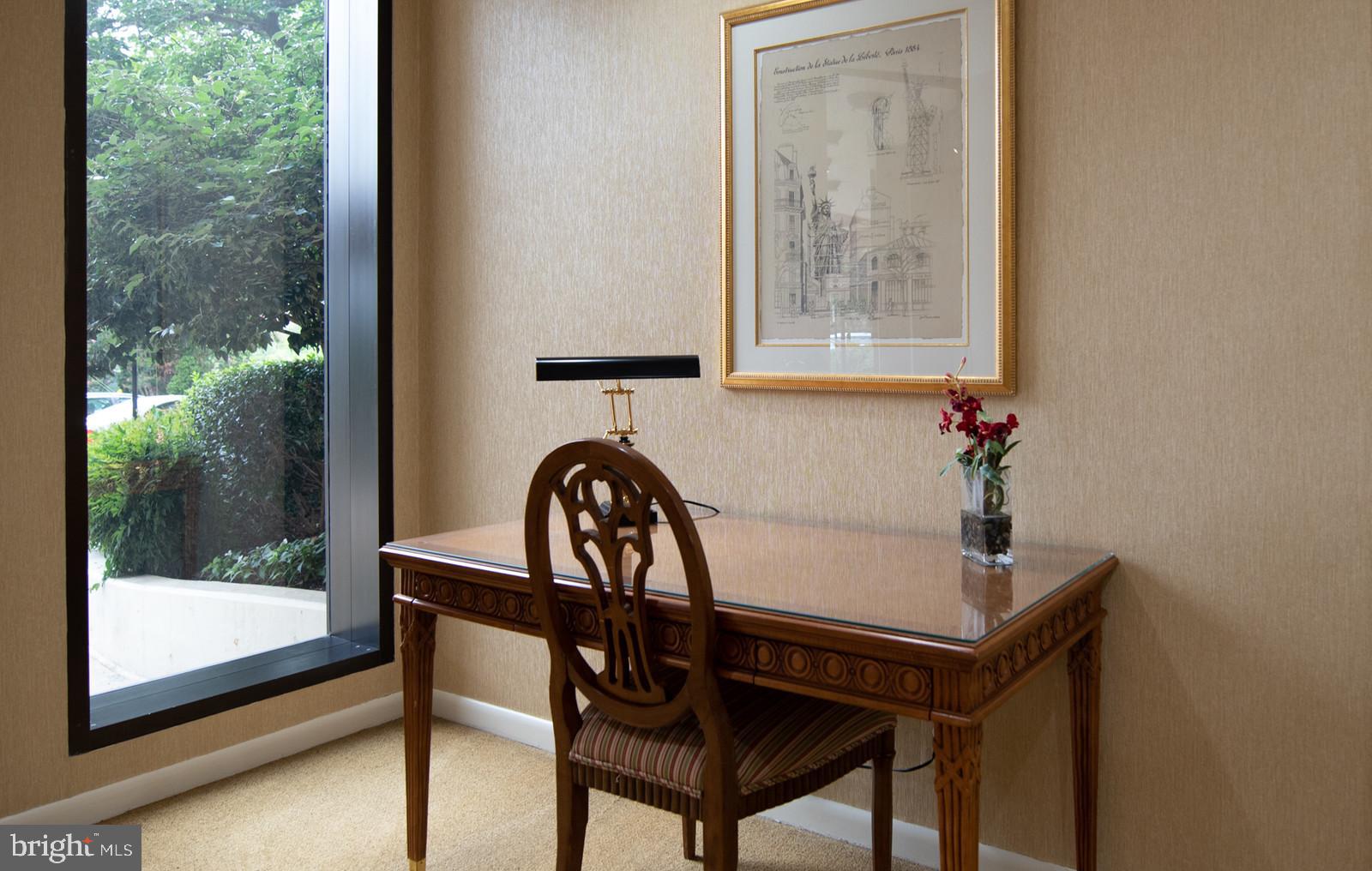 ROTONDA - Residential Lease