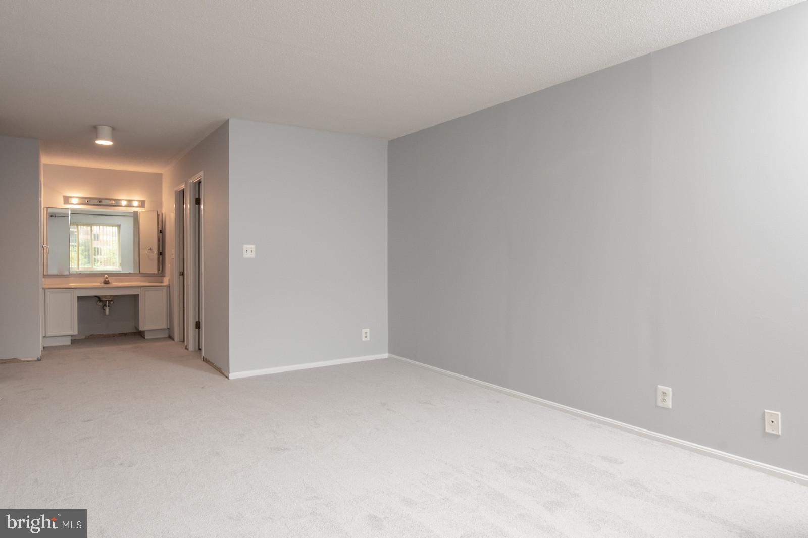 ROTONDA - Residential Lease