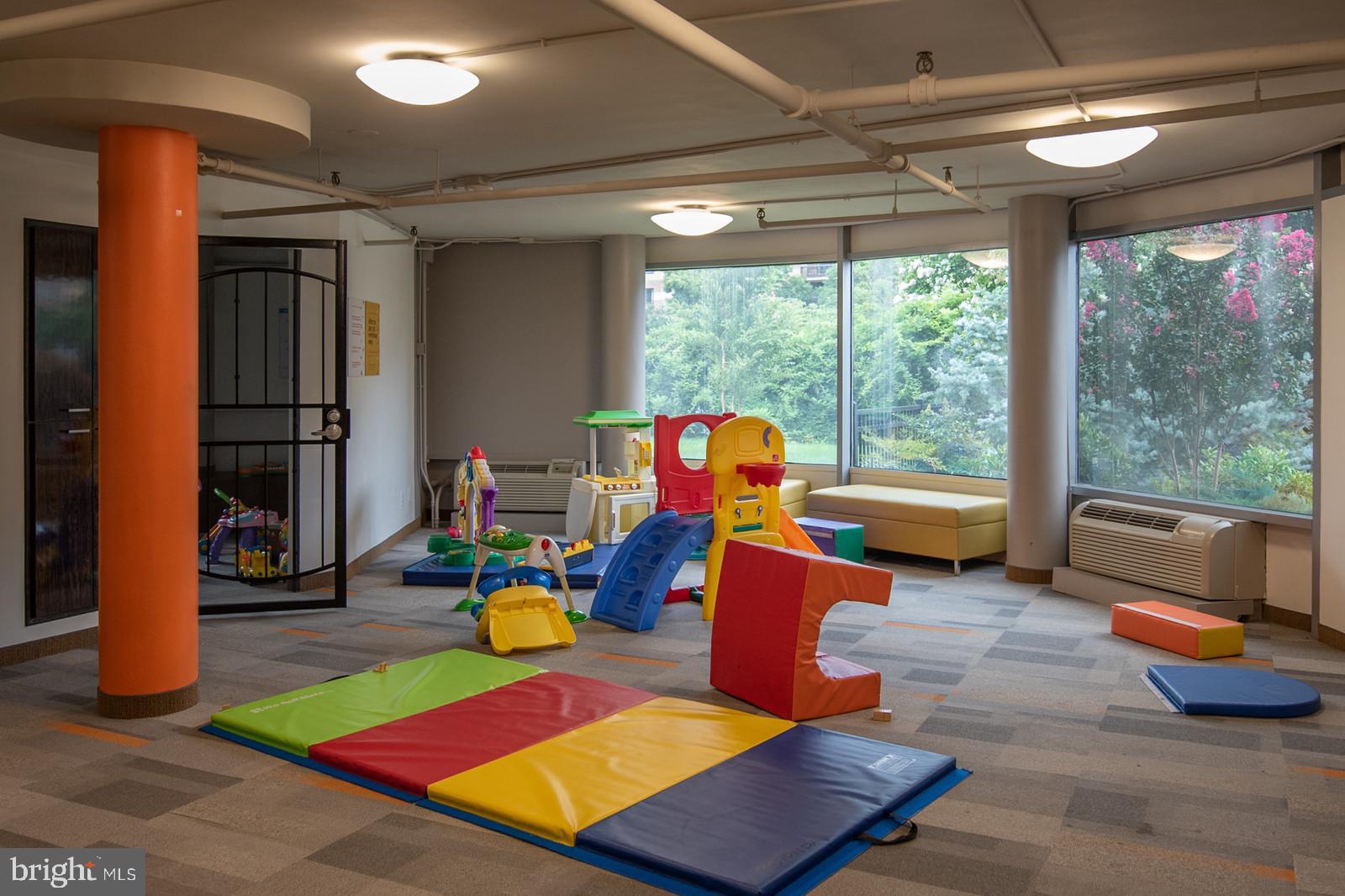 ROTONDA - Residential Lease