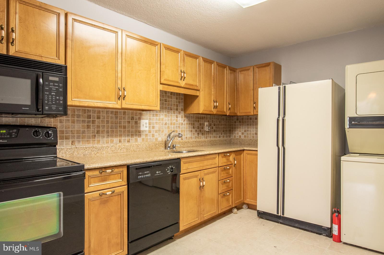 ROTONDA - Residential Lease