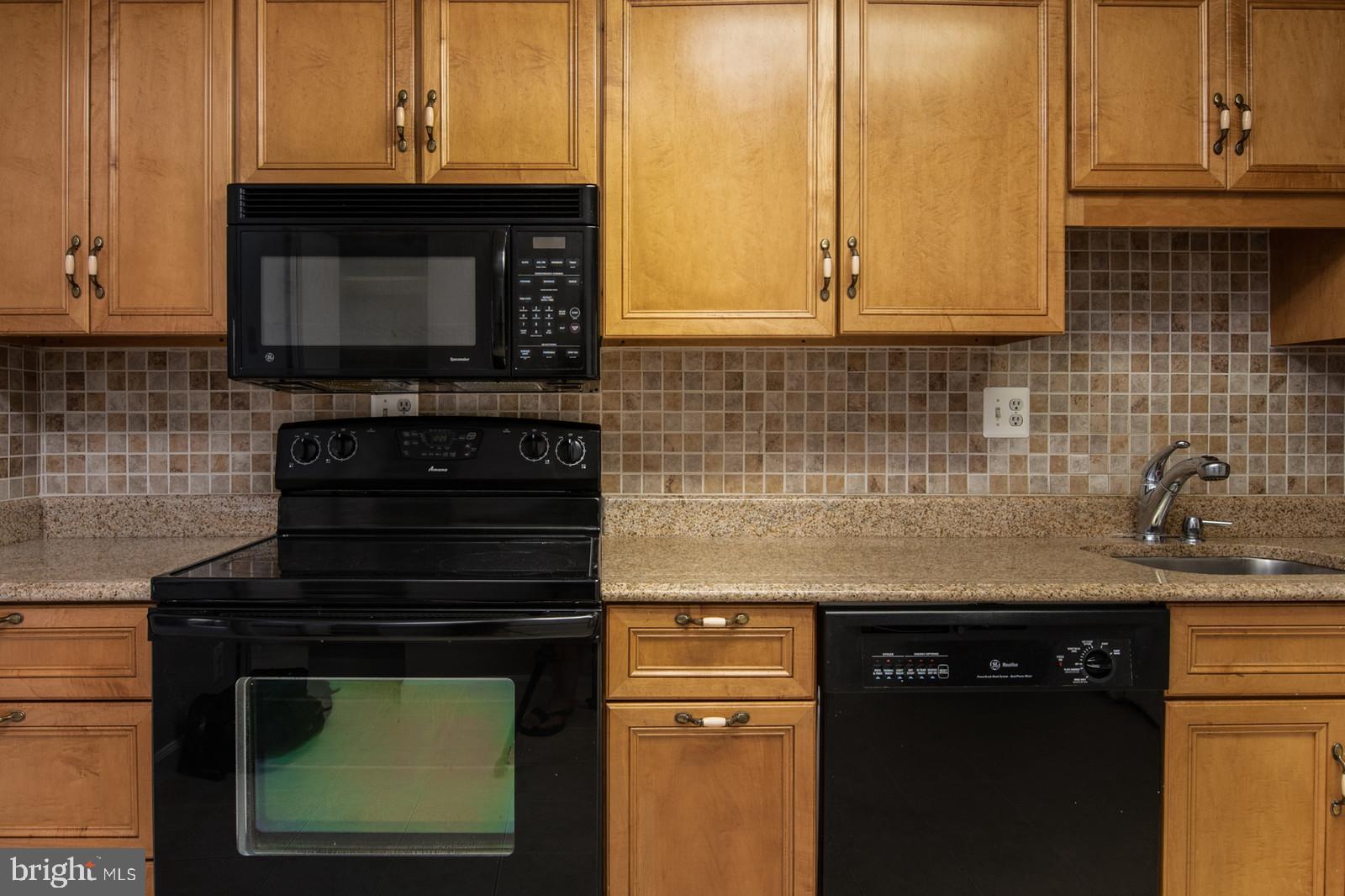 ROTONDA - Residential Lease