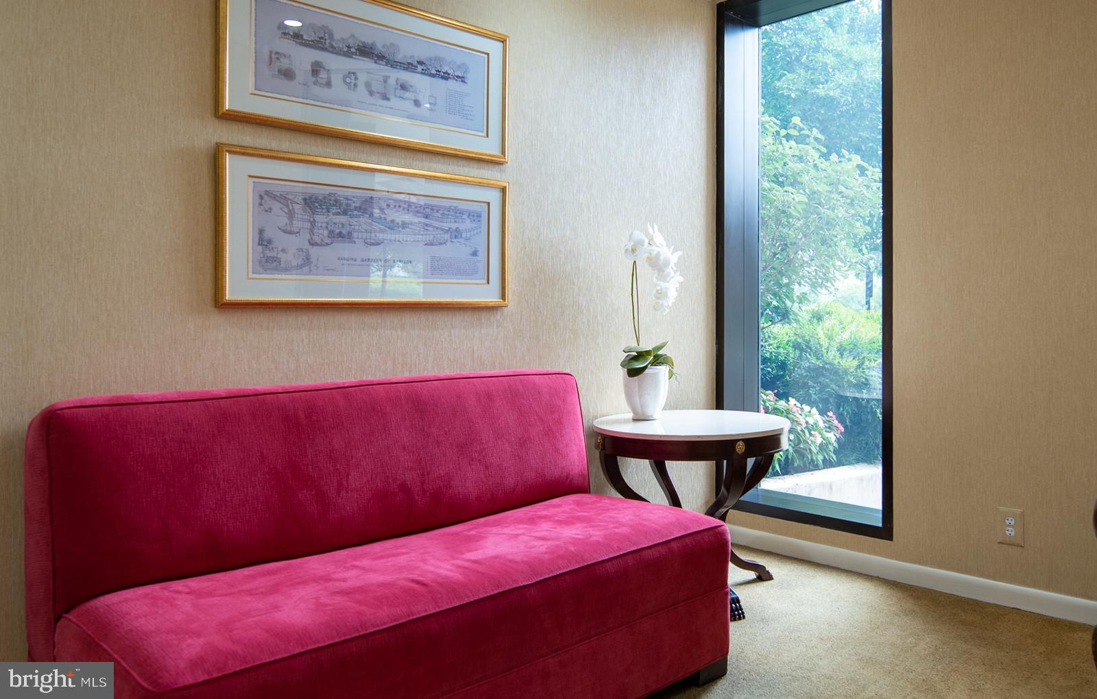 ROTONDA - Residential Lease