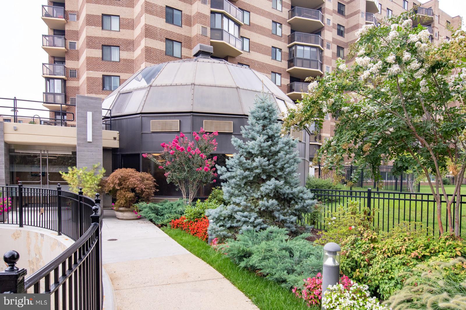 ROTONDA - Residential Lease