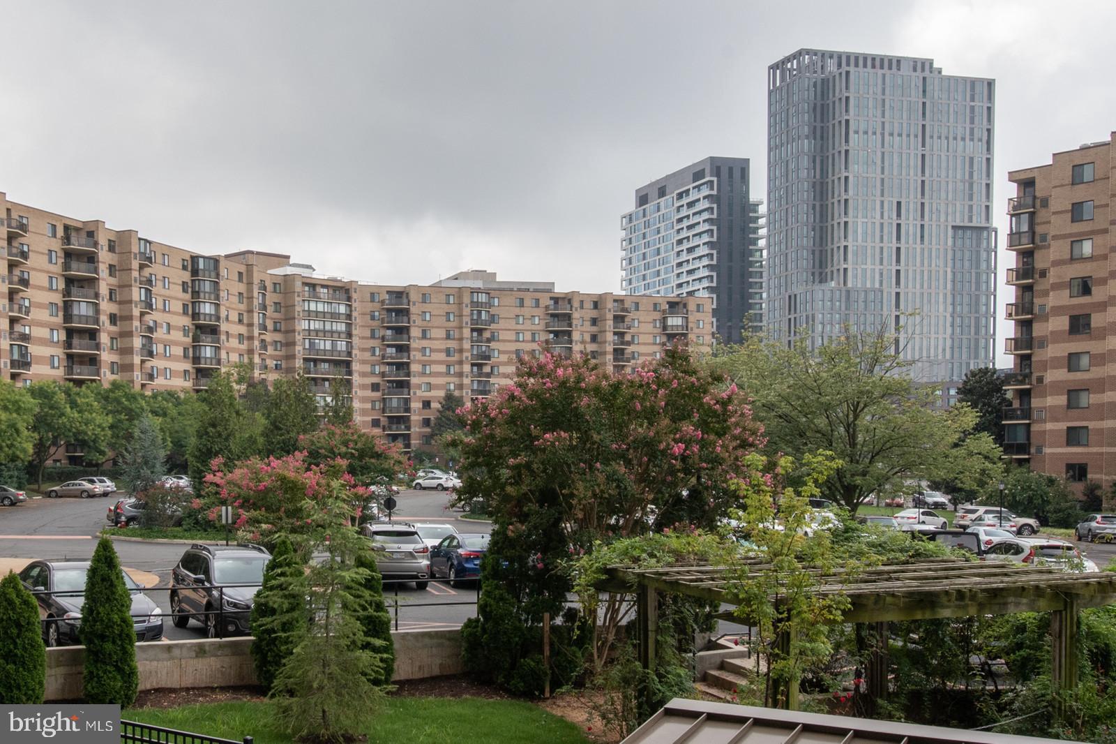 ROTONDA - Residential Lease