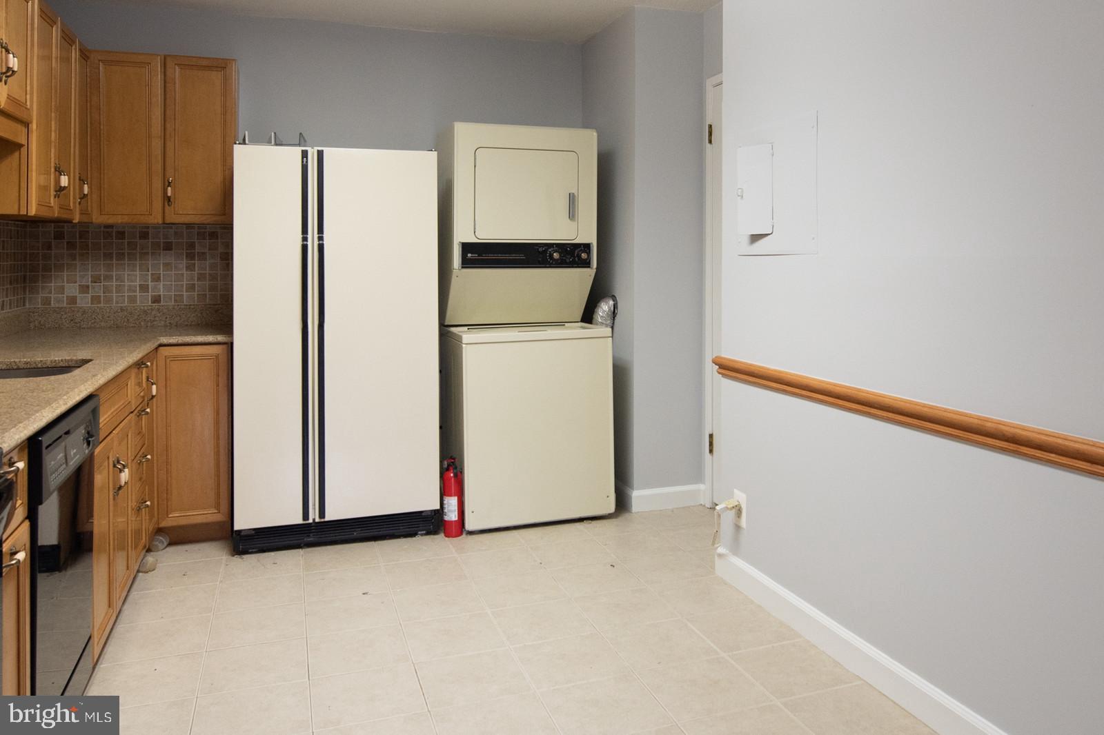 ROTONDA - Residential Lease