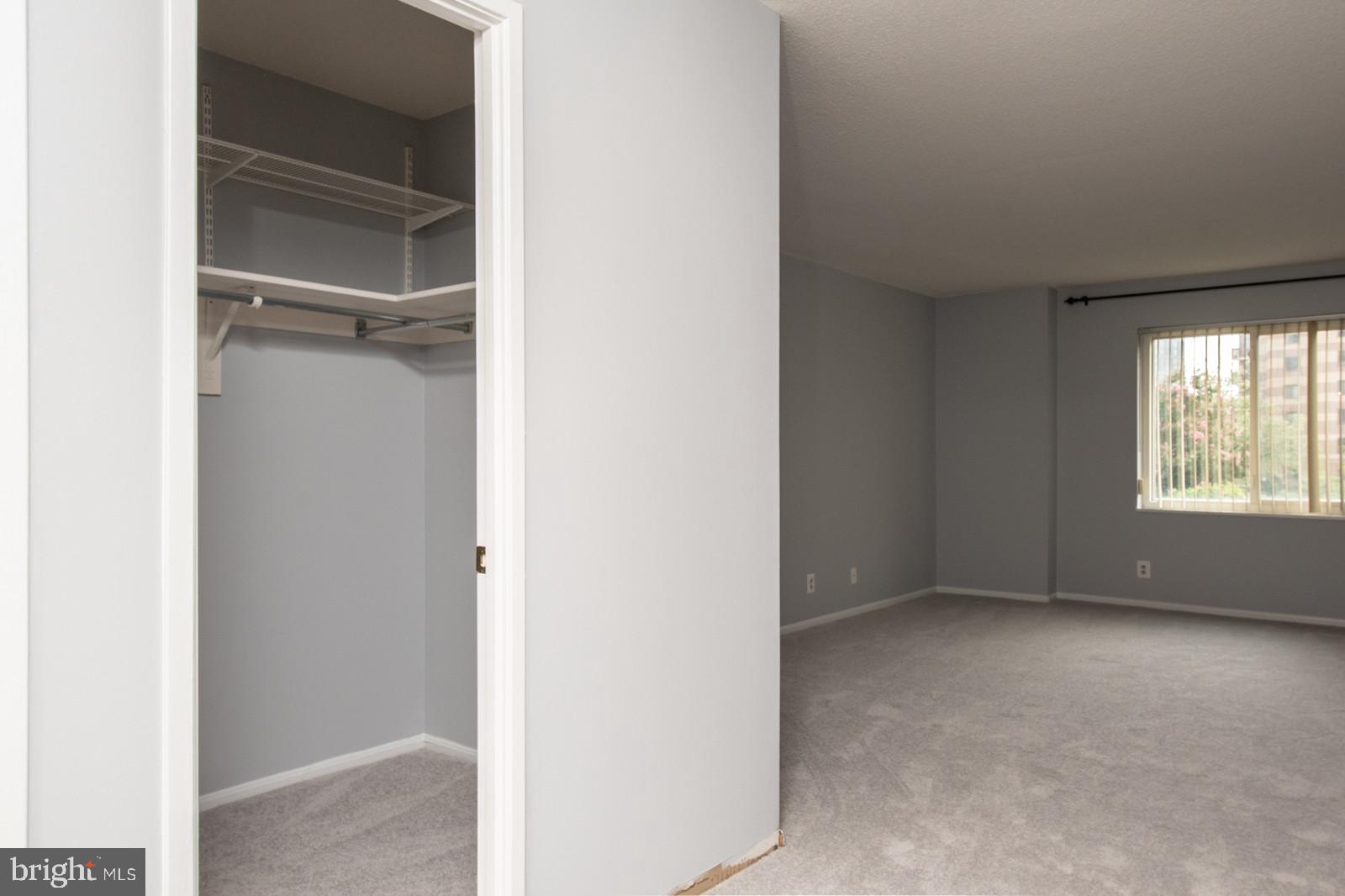 ROTONDA - Residential Lease