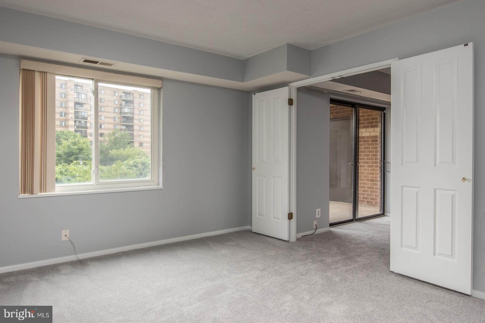 ROTONDA - Residential Lease