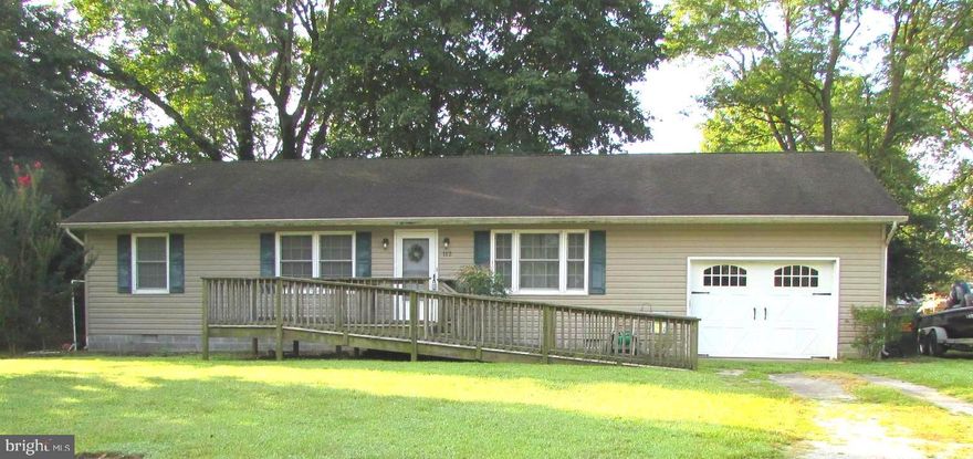Price Reduced! Sellers are motivated.Cozy 3 bedroom, 2 bath rancher at the end of a quiet cul-de-sac in Preston. Nice shaded back yard with a paver patio.