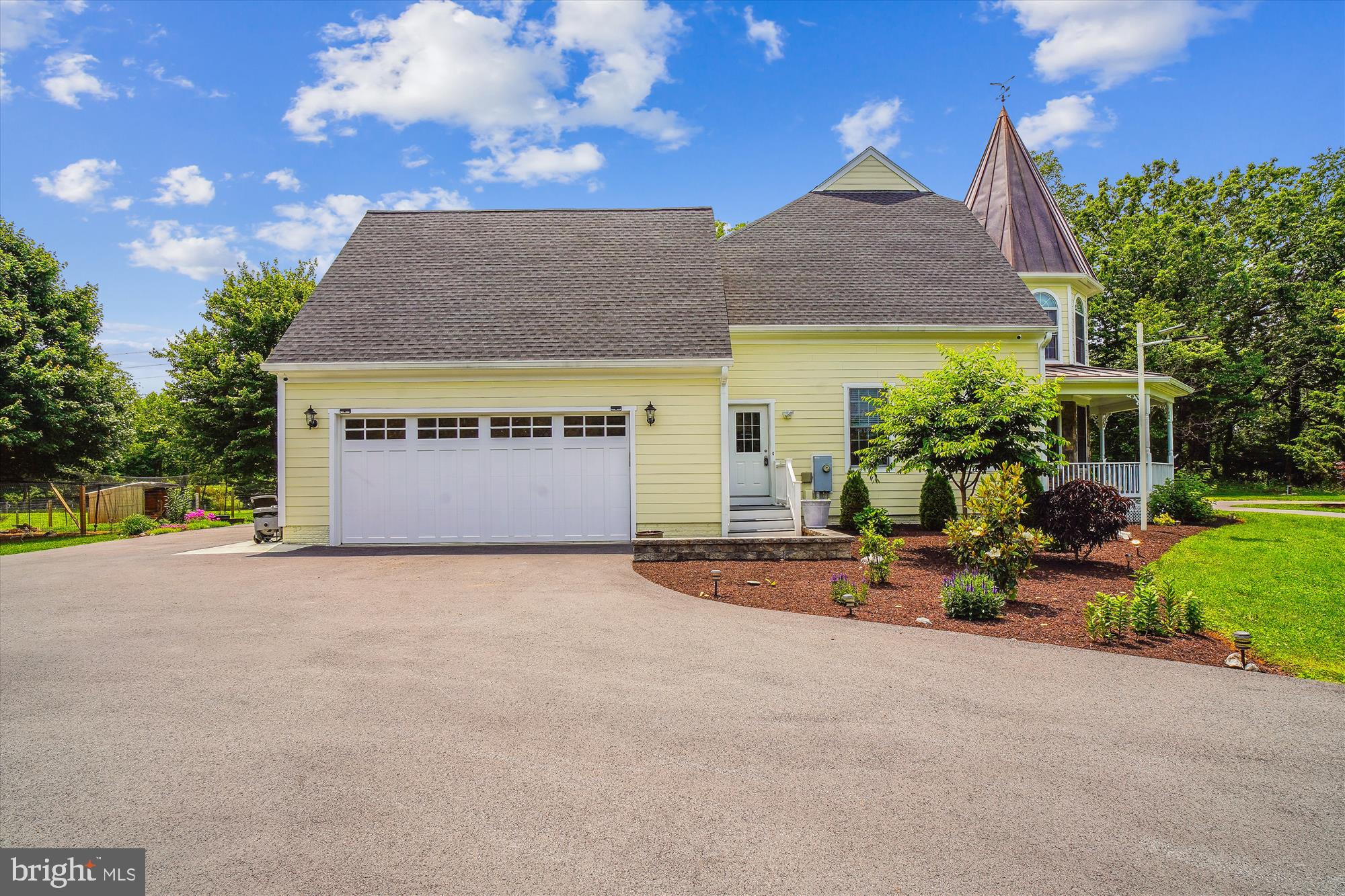 ADAMSTOWN COMMONS - Residential