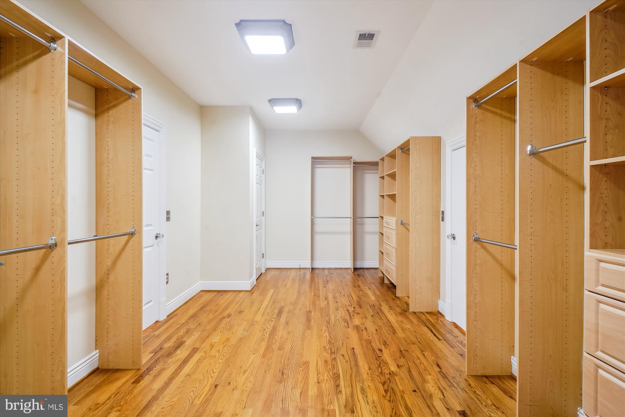 ADAMSTOWN COMMONS - Residential