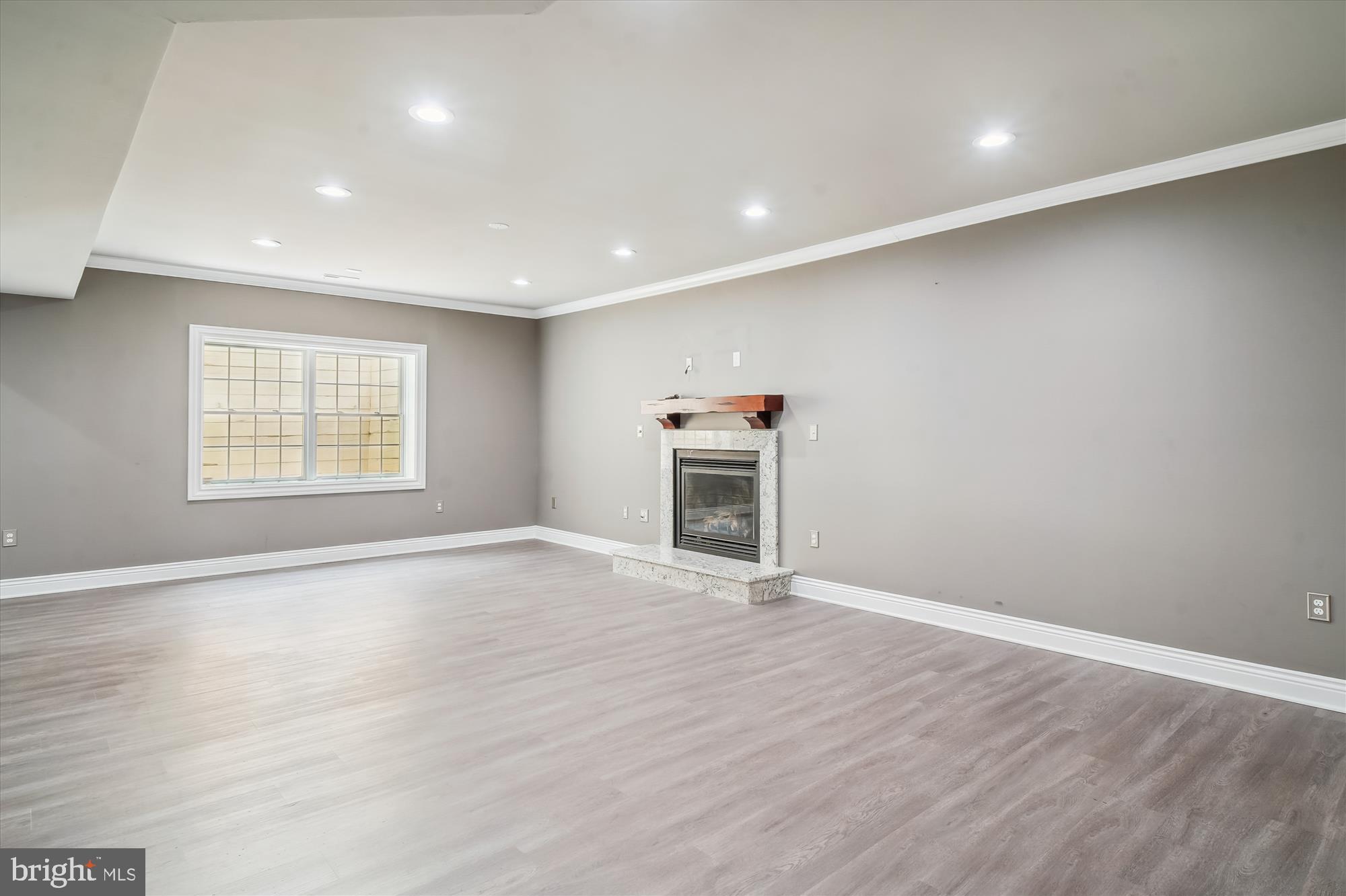 ADAMSTOWN COMMONS - Residential