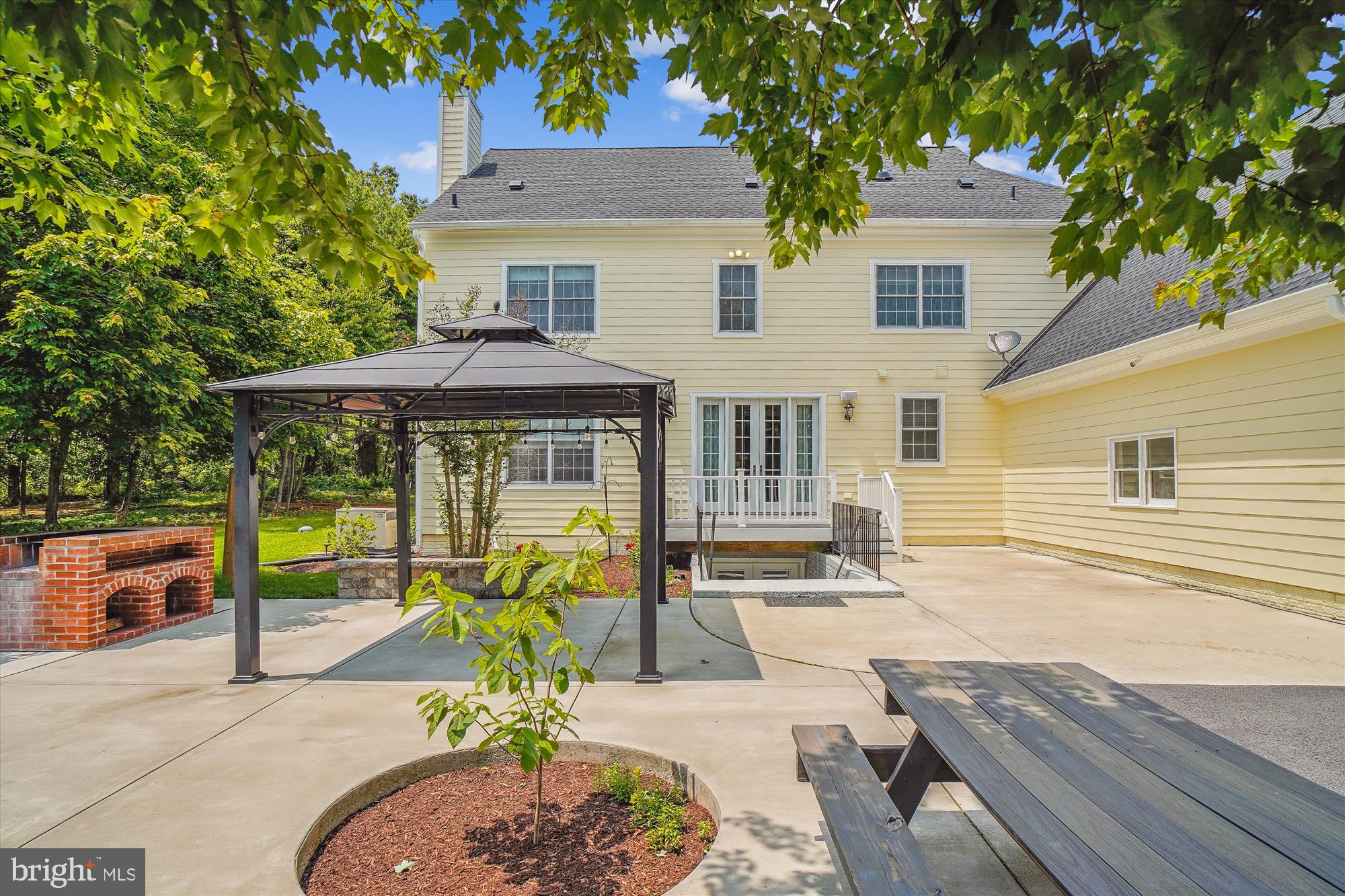 ADAMSTOWN COMMONS - Residential