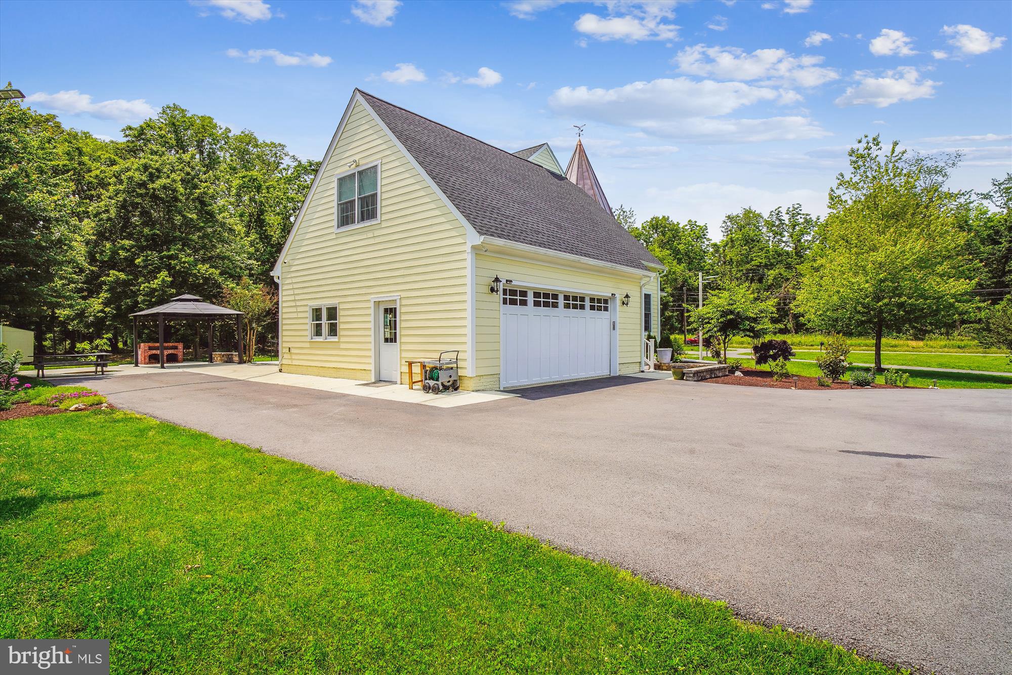 ADAMSTOWN COMMONS - Residential