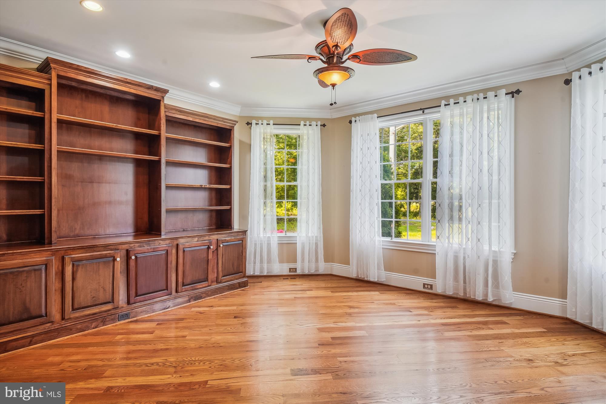 ADAMSTOWN COMMONS - Residential