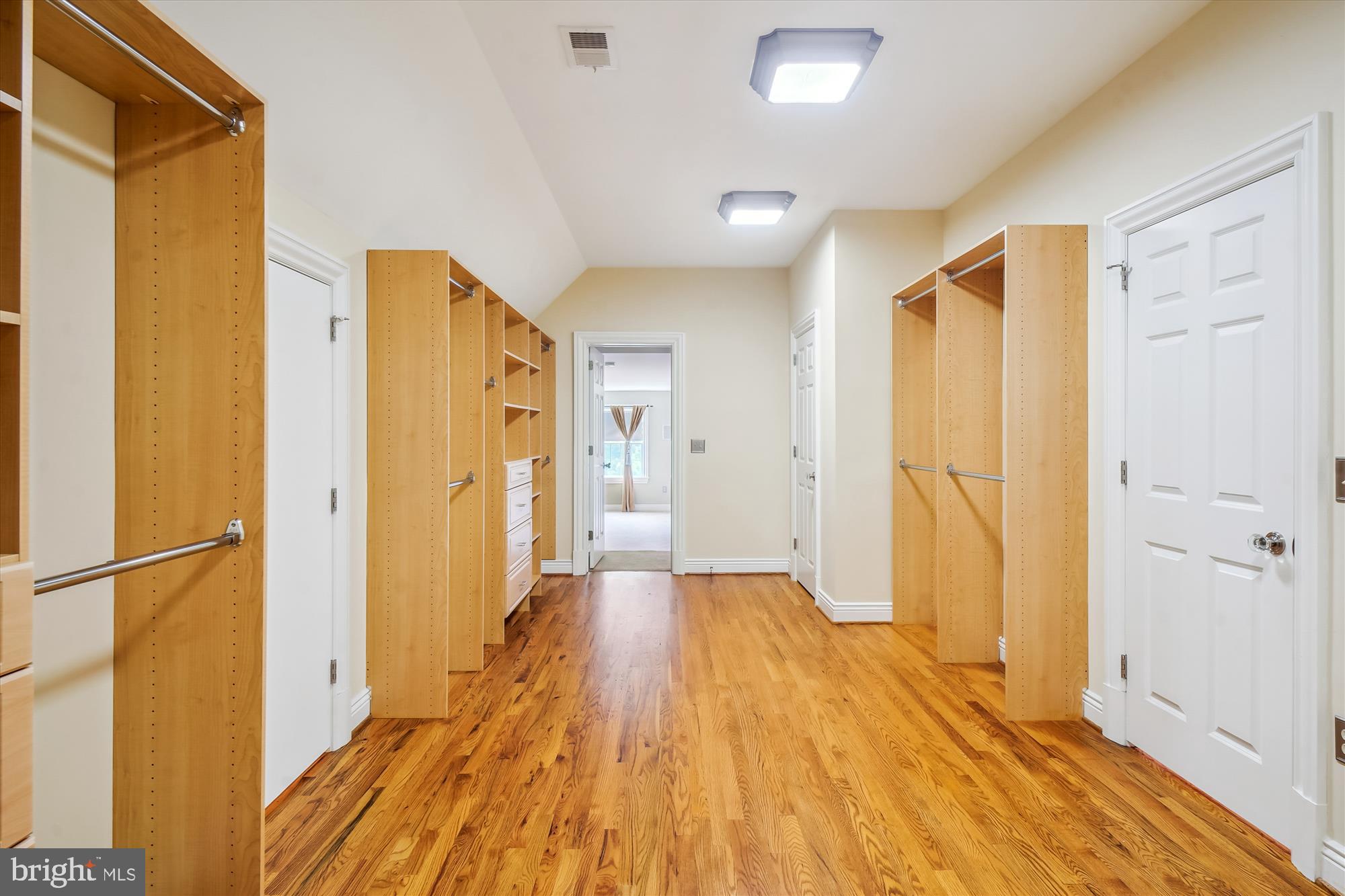 ADAMSTOWN COMMONS - Residential