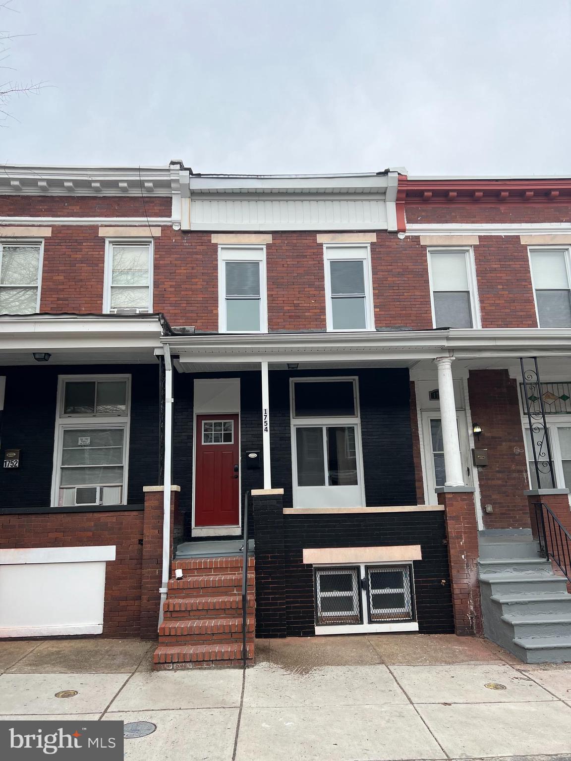 Recently renovated spacious home with a porch front. Hardwood and tile floors throughout. Spacious kitchen, living and dining room on main level. 3 bedrooms and 1 bathroom upstairs and 1 bedroom and 1 bathroom in the basement. Washer and dryer in the unit.