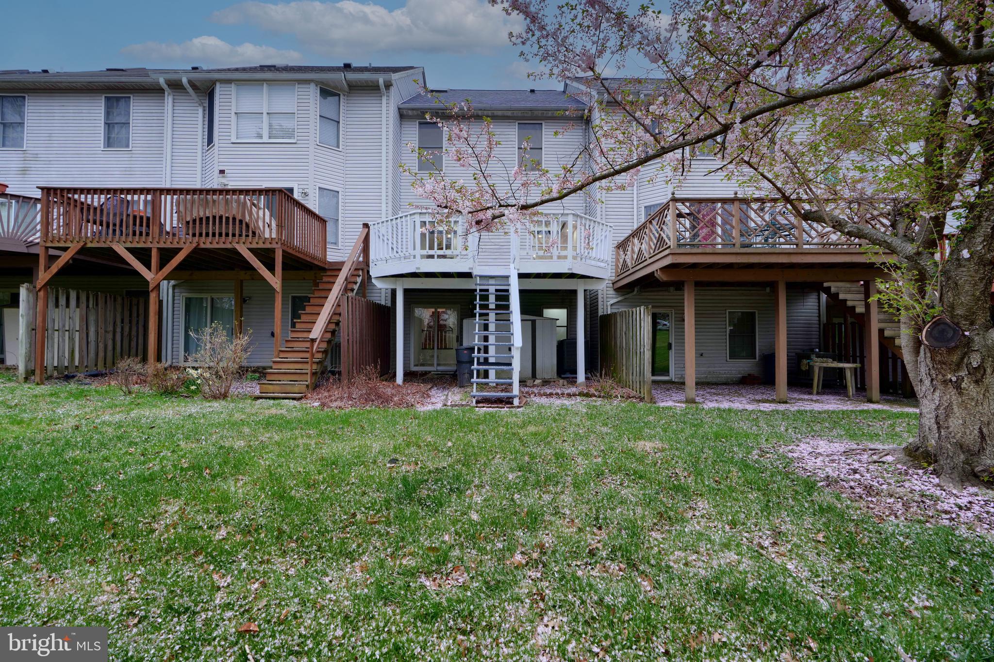 GREENS AT SMITH - Residential Lease