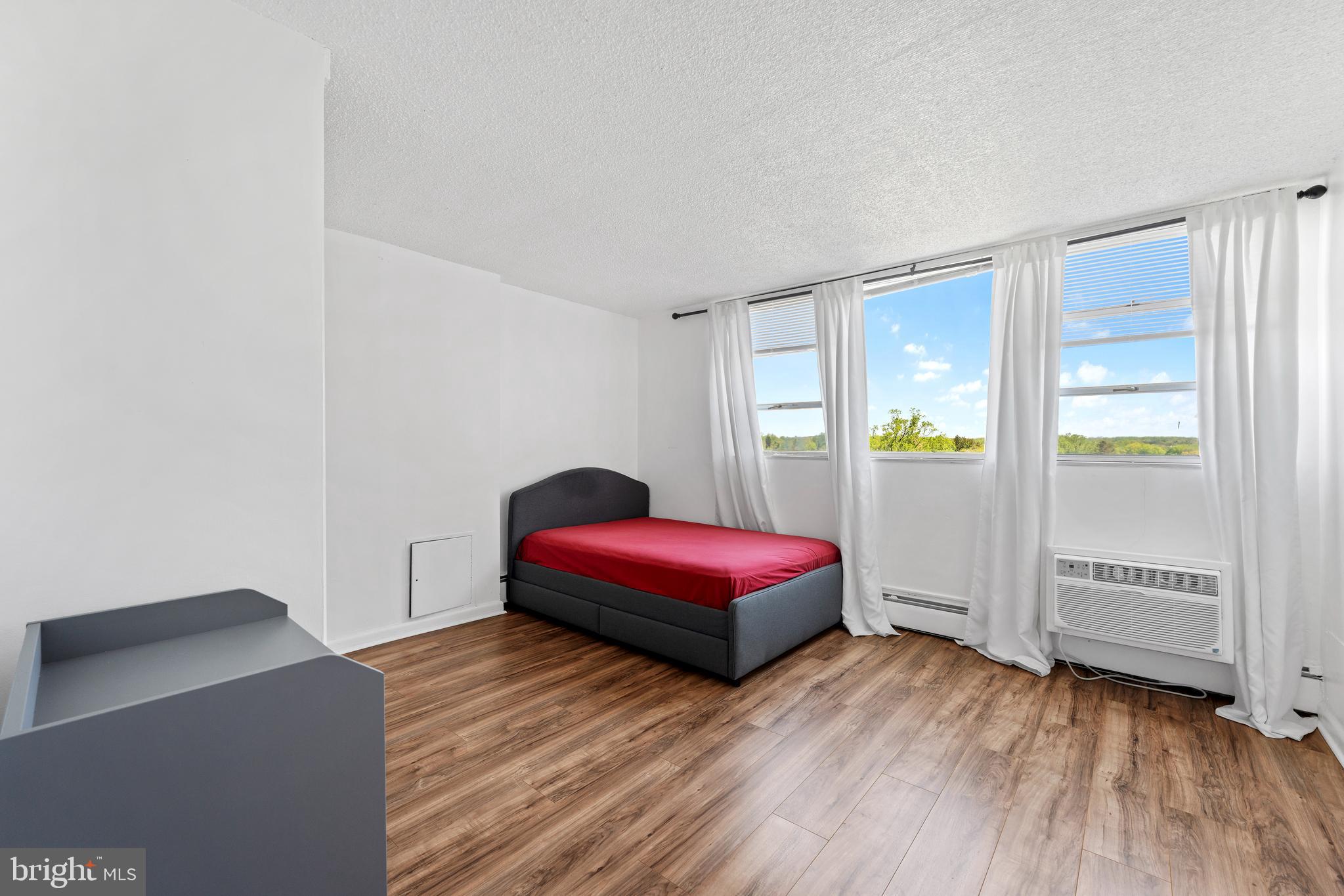 RADNOR HOUSE - Residential