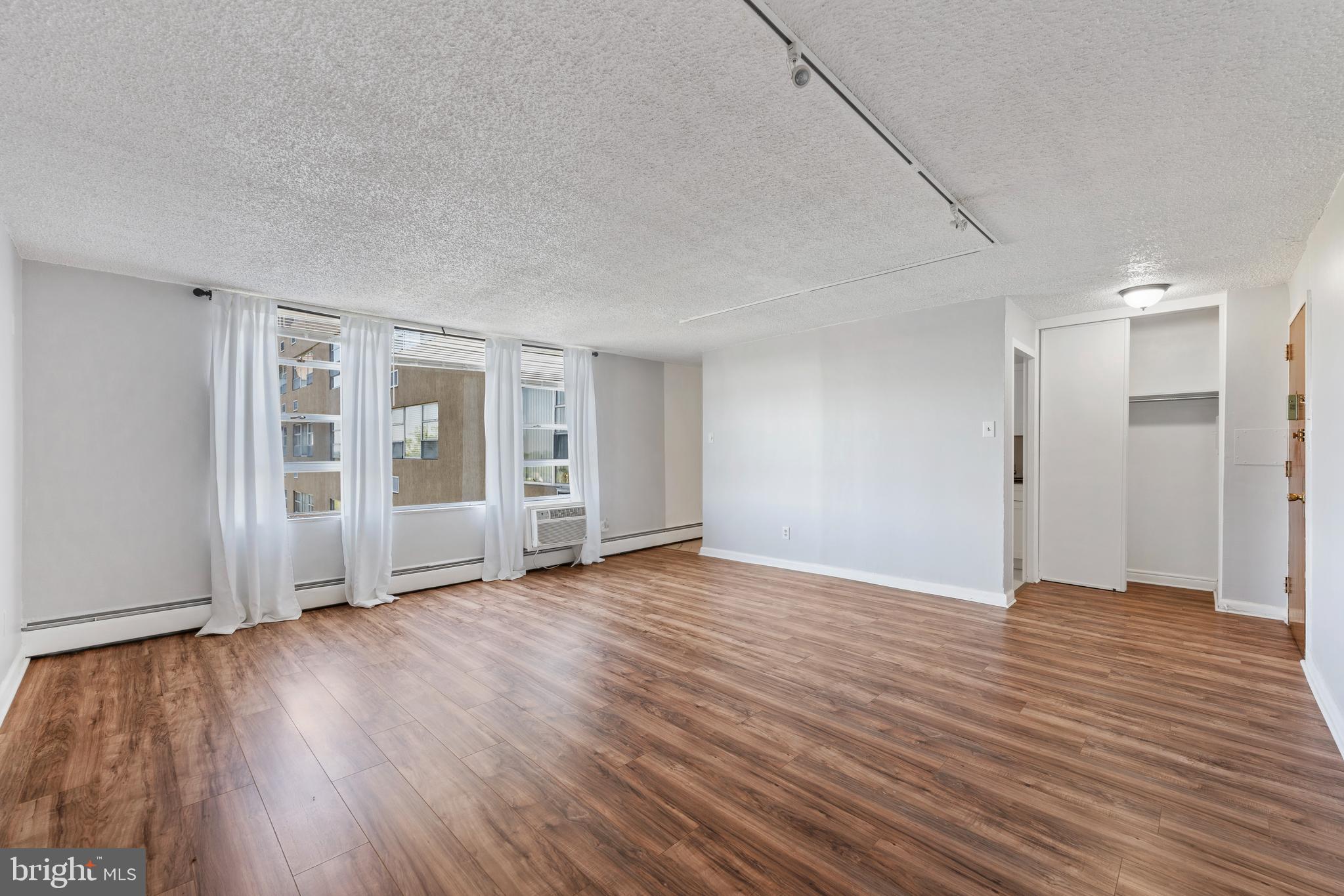 RADNOR HOUSE - Residential