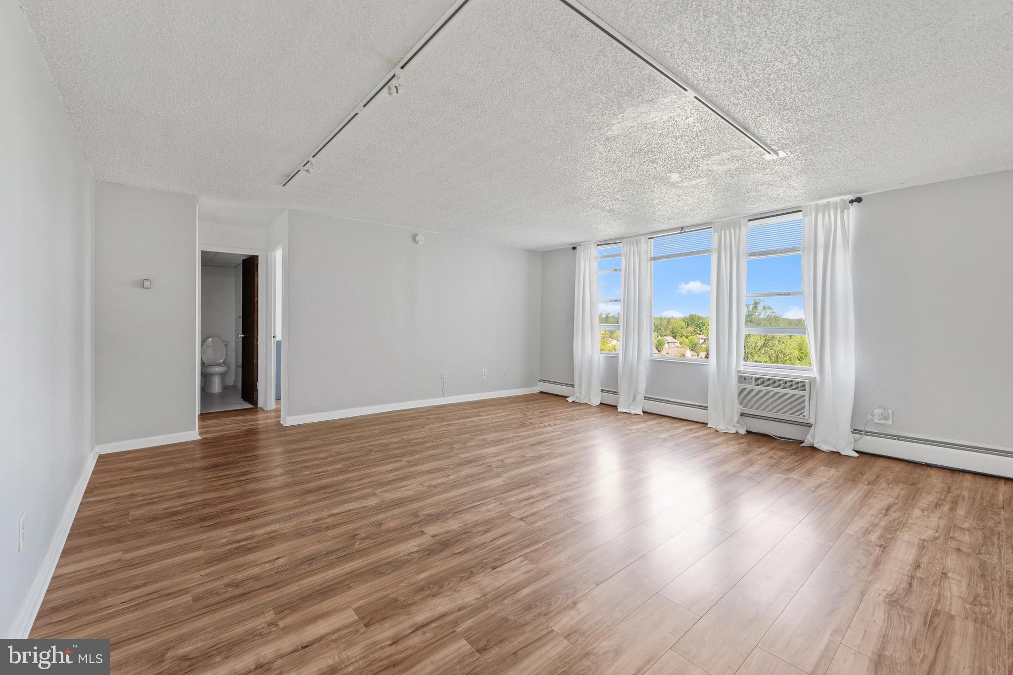 RADNOR HOUSE - Residential