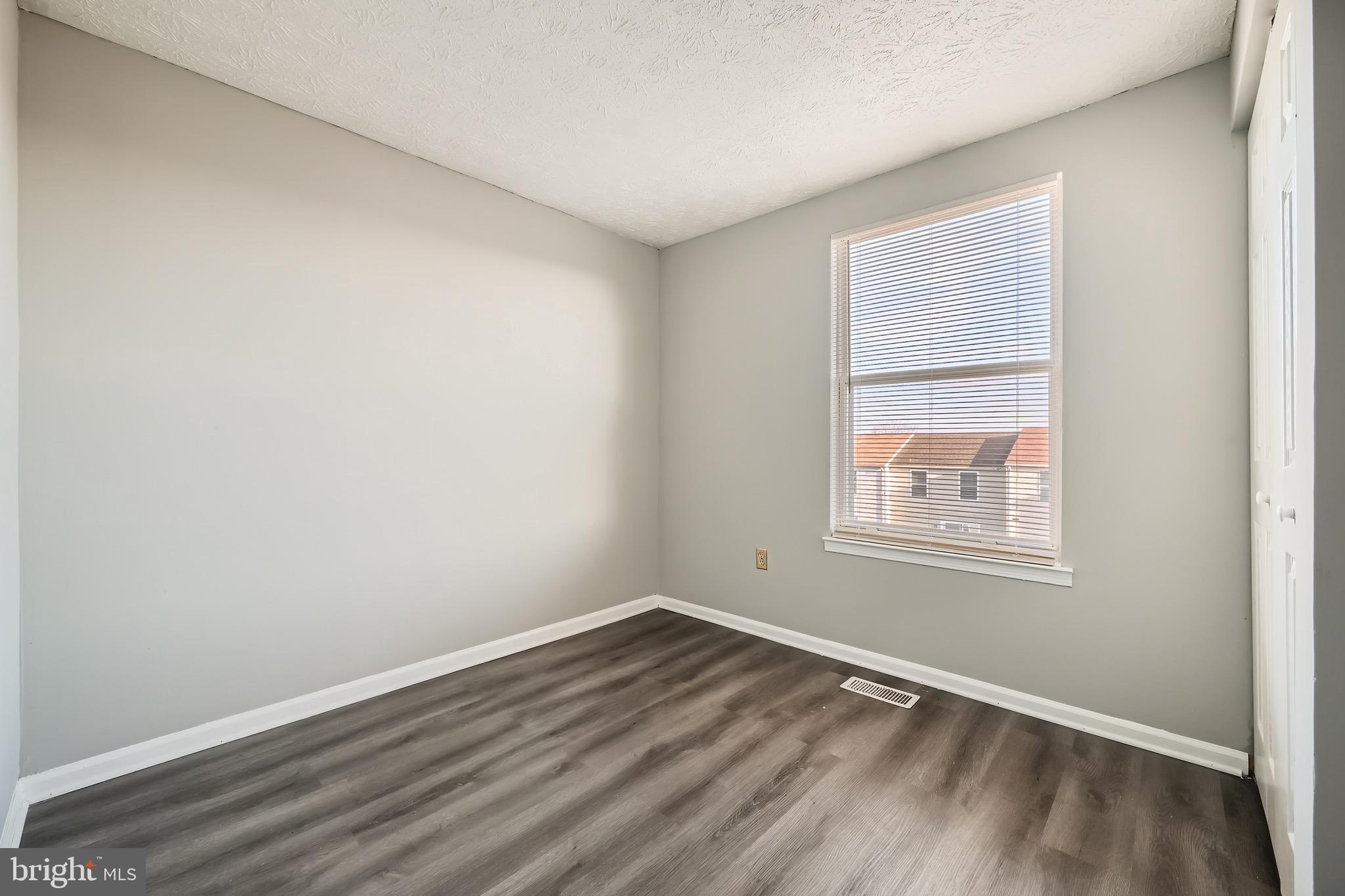 UPTON VILLAGE NORTH - Residential Lease