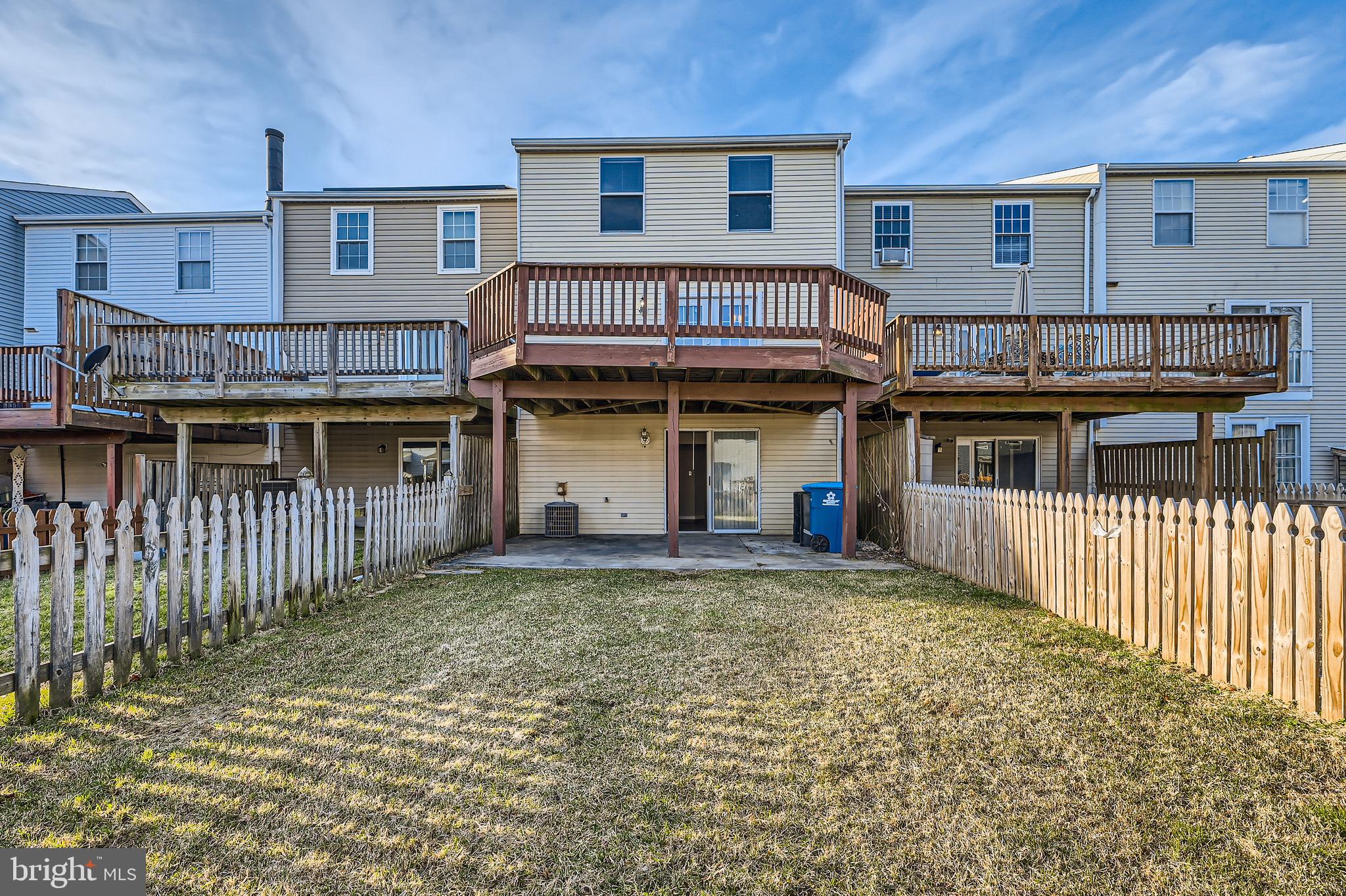 UPTON VILLAGE NORTH - Residential Lease