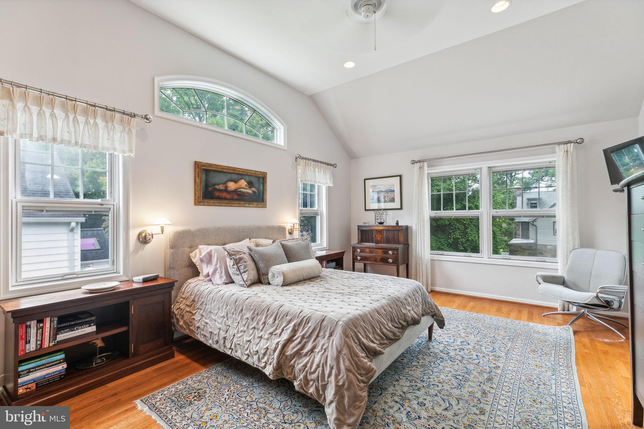 COLLEGE PARK - Residential