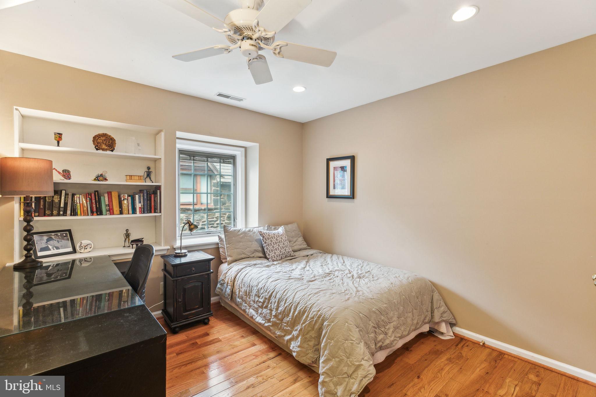 COLLEGE PARK - Residential