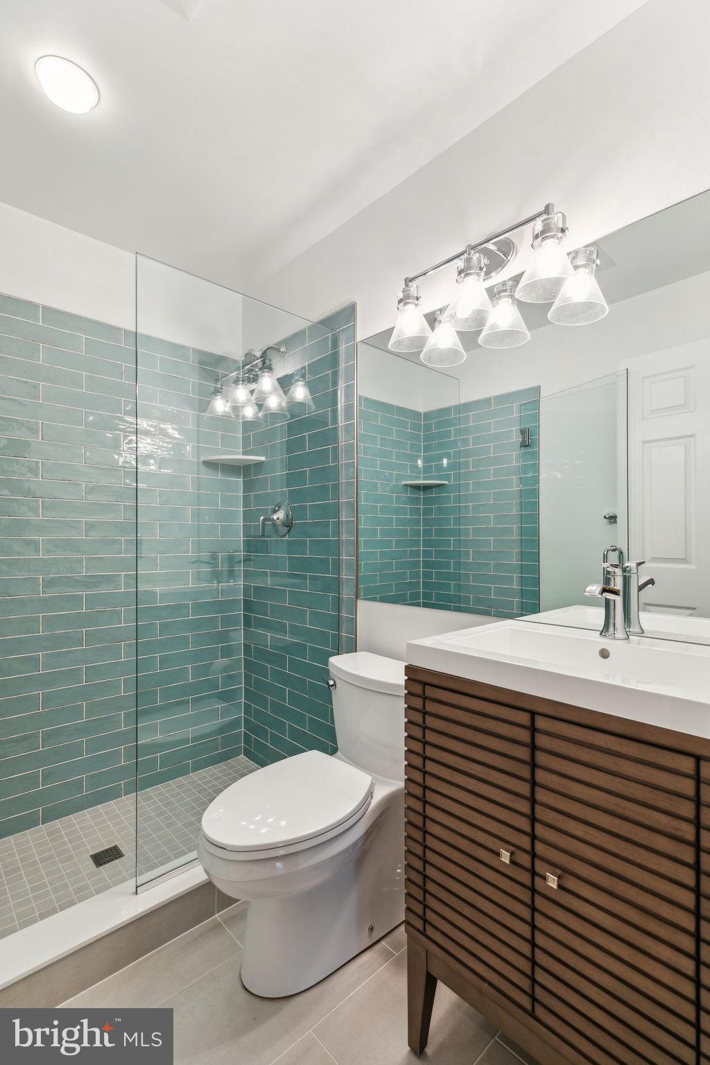 COLLEGE PARK - Residential