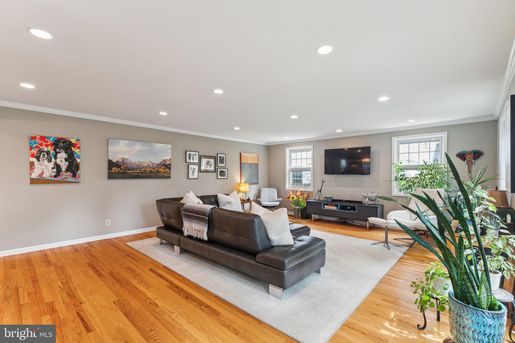 COLLEGE PARK - Residential