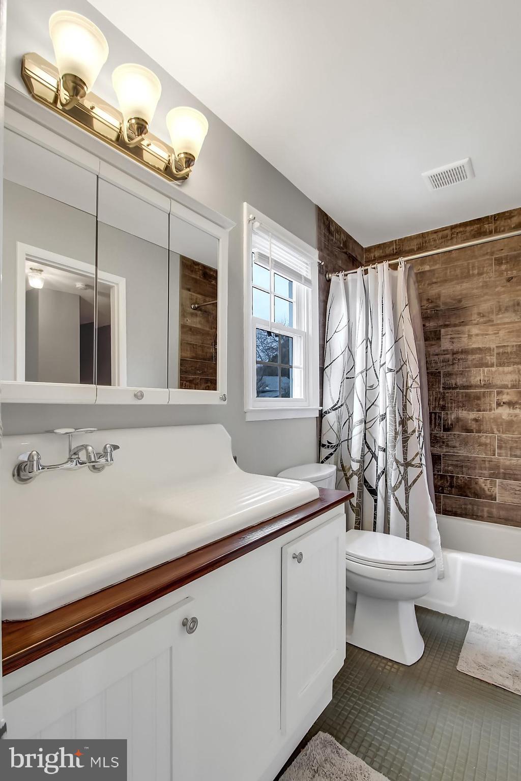 CAMELOT - Residential