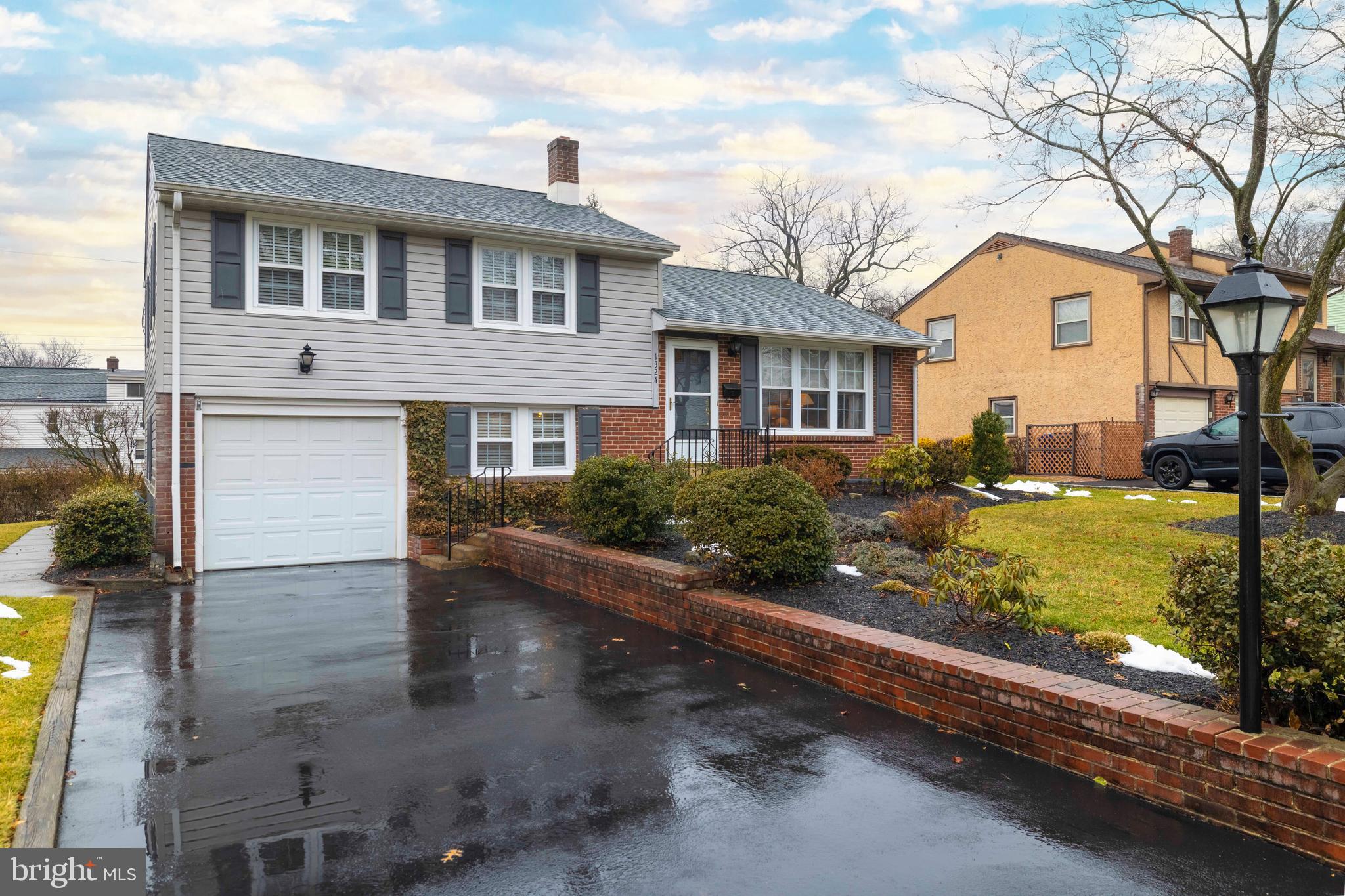 ABINGTON WOODS - Residential