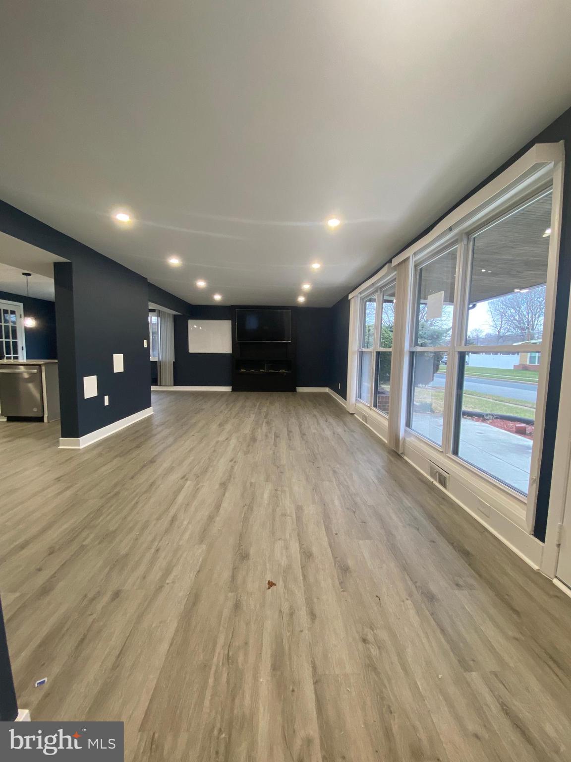 ROBIN HILLS - Residential